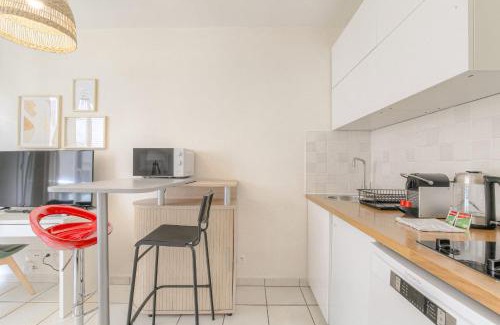 7th Arrondissement Apartment | Le calme et cosy avec parking gratuit
