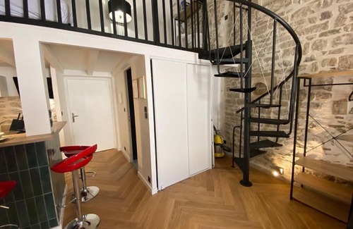 Nimes City Centre Apartment | le Calypso jolie T2 Centre de nimes