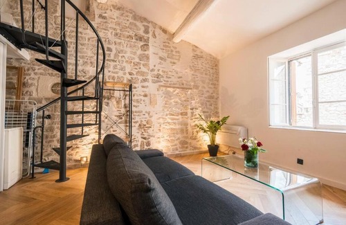 Nimes City Centre Apartment | le Calypso jolie T2 Centre de nimes
