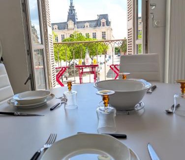 Poitiers Apartment | Le Castille d'Or Elégant, en face de l'Hôtel de Ville