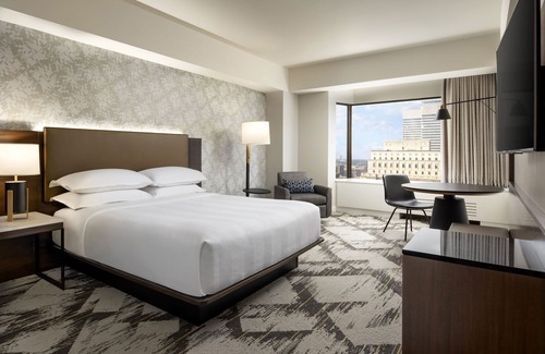 Downtown Montreal Hotel | Le Centre Sheraton Montreal Hotel