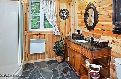 Baie-St-Paul Ski Chalet | Le Châle-heureux (#227640)