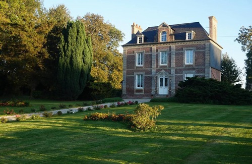 Saint-Pierre-Benouville House | Le Château - ST PIERRE BENOUVILLE