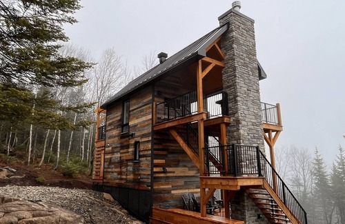 Lac Beauport Ski Chalet | Le Chamonix : Tiny house in nature (CITQ : 310190)