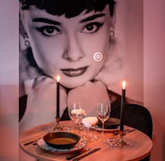 Saint-Etienne Apartment | Le Cin et Chic Vidéoprojecteur Popcorn Netflix