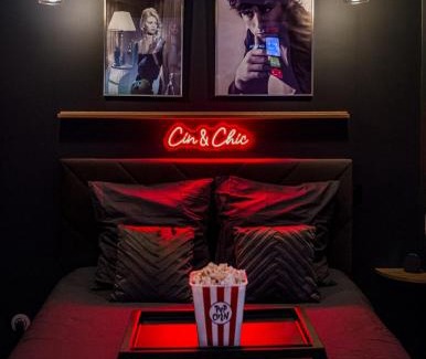 Saint-Etienne Apartment | Le Cin et Chic Vidéoprojecteur Popcorn Netflix