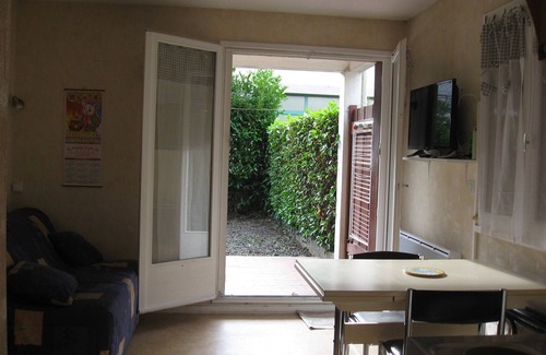 Saint-Mamet Apartment | Le Clos du Vénasque - with garden