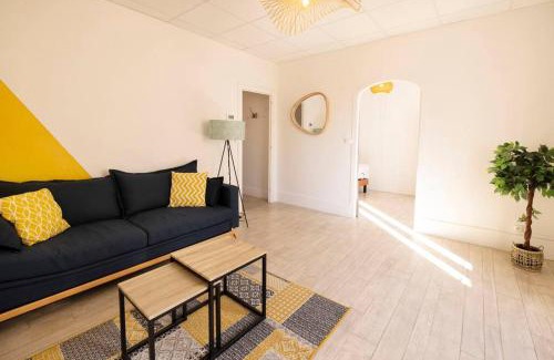 Montlucon Apartment | Le Cosy C - T2 Tout Équipé - Centre-Ville Gare