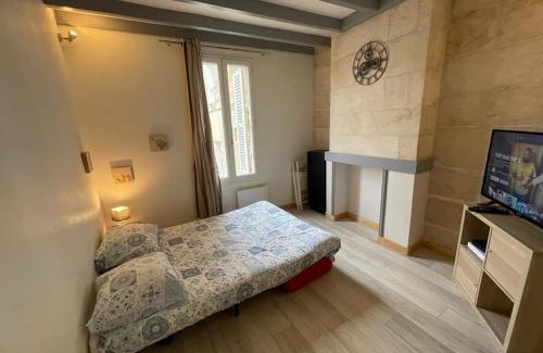 Centre Ville Apartment | Le cosy- calme, idéale couple, business, longs séjours(WIFI, Netflix, stationnement public gratuit)