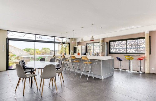 Centre Historique Apartment | Le Couvent des Ursulines - Appt climatisé, piscine