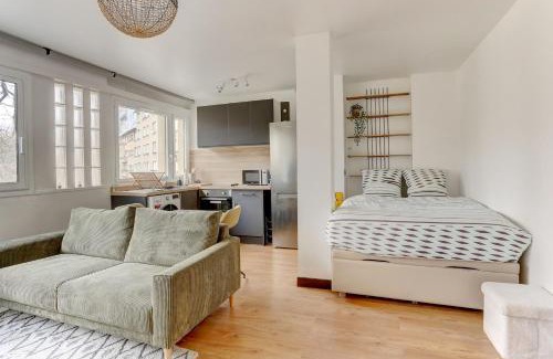 Republique–Point-du-Jour Apartment | Le dartan- Ferm