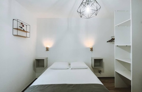 Tournon-sur-Rhone Bed & Breakfast | LE DRÔMARDÈCHOIS * Self-catering cottage in Ardèche/ECOLODGITE