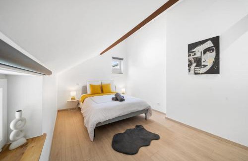 Chalon-sur-Saone Apartment | Le Duplex Moutarde, prox centre et Gare, 50m2, climatisation