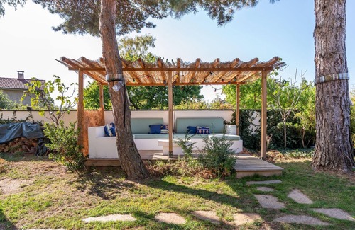 Saint-Didier-au-Mont-d'Or Villa | Le Ferret - House with indoor and outdoor swimming pool
