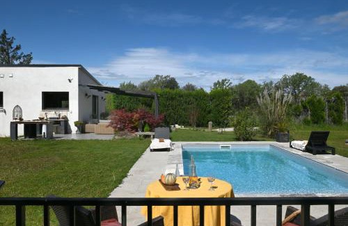 Carpentras House | Le Galinié Chic'Art. Un bel Atelier avec Piscine