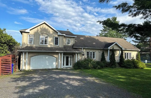 Deauville House | Le hâvre du lac Magog (navigable)