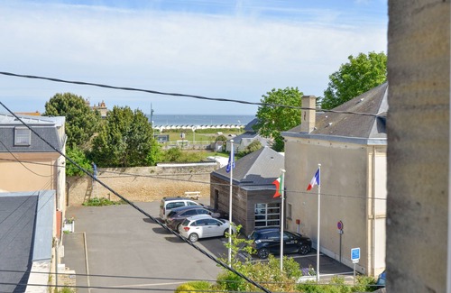 Bernieres-sur-Mer Apartment | Le Haut de la Roseraie - Studio avec vue mer