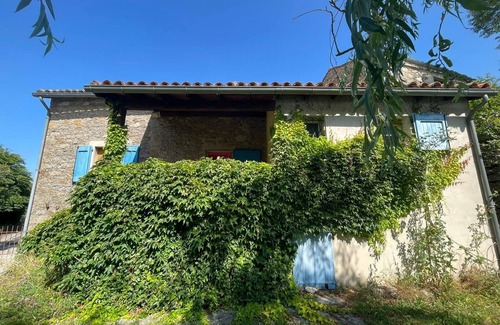 Sainte-Eulalie-de-Cernon House | Le lézard bleu in Aveyron Country house Sainte Eulalie de Cernon 6 pers