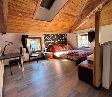 Ambert Apartment | Le loft Mansardé