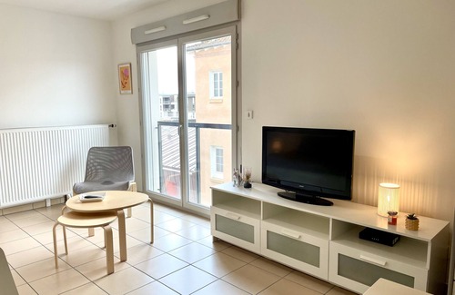 La Demi - Lune Apartment | Le Métropolitain - Grand studio coeur Tassin et gare