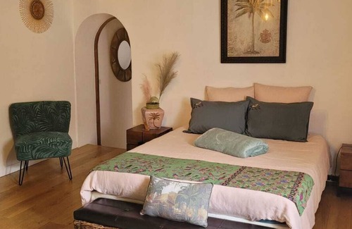 Grand-Vabre Bed & Breakfast | Le Manoir des Pélies-Escapade.