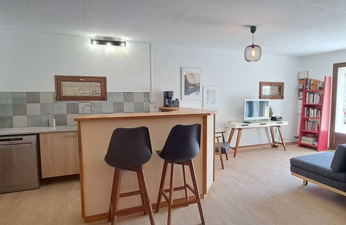 Sainte-Jalle House | Le mazet Sainte-Jalle en Provence, heated swimming pool, enclosed garden, bbq