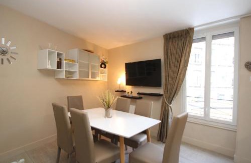 Mont-Dore Apartment | Le Mont-Dore - Charmant T3 en plein centre-ville avec accès WiFi, proche thermes et commodités - FR-1-608-28
