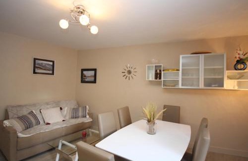 Mont-Dore Apartment | Le Mont-Dore - Charmant T3 en plein centre-ville avec accès WiFi, proche thermes et commodités - FR-1-608-28