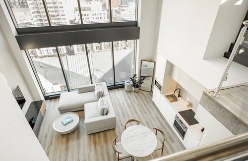 Shaughnessy Village Apartment | Le Mont Mezzanine Suite with Balcony