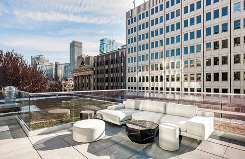 Shaughnessy Village Apartment | Le Mont Opulent Suite