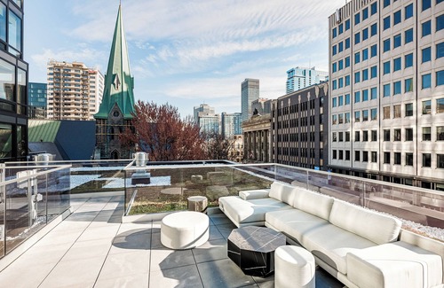Shaughnessy Village Apartment | Le Mont Opulent Suite