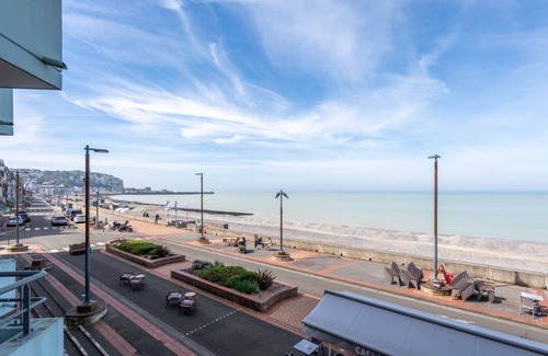Mers-les-Bains Apartment | Le Navire - Appt vue mer à 50 m de la plage