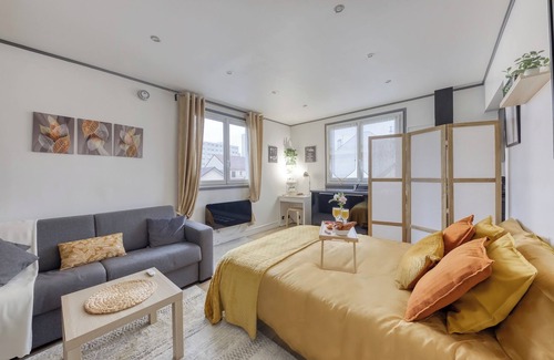 Montmagny Apartment | LE NID Douillet : Paris Proche-cozy-netflix