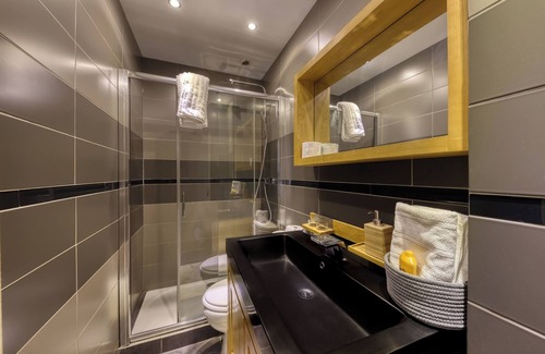 Montmagny Apartment | LE NID Douillet : Paris Proche-cozy-netflix