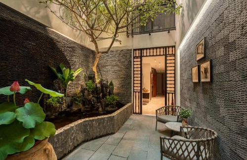 Hoan Kiem Apartment | Le Parfum Apartment and Hotel