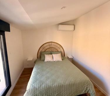 Pailhes House | Le Patio, 10 minutes from Béziers and 20 minutes from Pézenas
