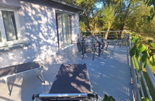 Ambacourt House | Le pavillon des cerisiers
