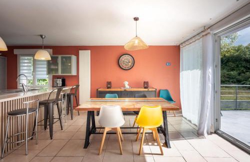 Ambacourt House | Le pavillon des cerisiers