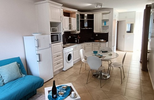 Cancale Apartment | Le Petit Chalet Bleu