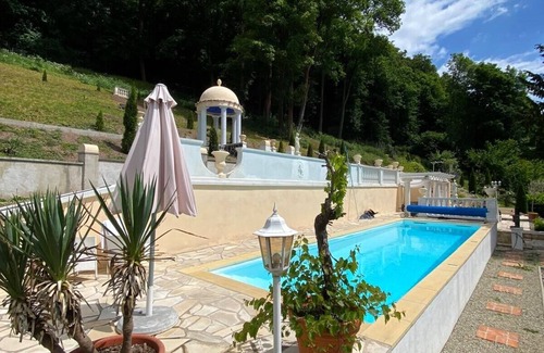 Suhl Apartment | "Le petit Charme" nDas Ferienappartement in einer historischen Villa