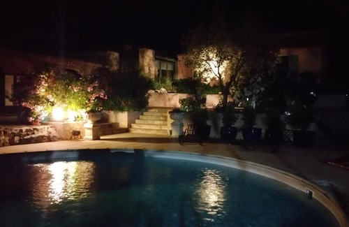 Callas Bed & Breakfast | Le Petit Coin de Paradis