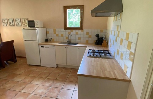 Concores House | LE Petit DUC Half Vrijstaande Ruime Bungalow met Privé Terras en Zwembad