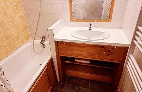 Besse-et-Saint-Anastaise Apartment | le petit chambourguet
