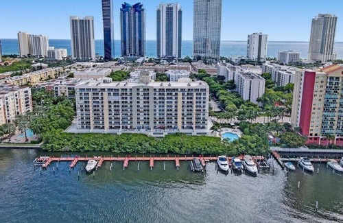 Eastern Shores Condo | Le Petit Italie ,Water view 2/2 with pool