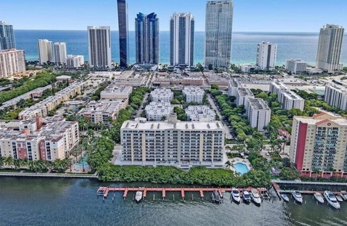 Eastern Shores Condo | Le Petit Italie ,Water view 2/2 with pool