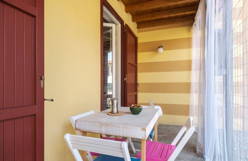 Passirano Apartment | Le Porte Blu - One Bedroom Apartment, Sleeps 4