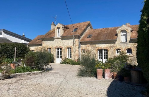 Ver-sur-Mer House | Le Relais - Authentic family home, seaside, 5 Bedrooms s/Gold Beach