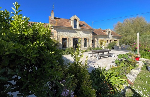 Normandy Landing Beaches House | LE RELAIS Large Authentic Family House - Seaside & Gardens - 12 pers.