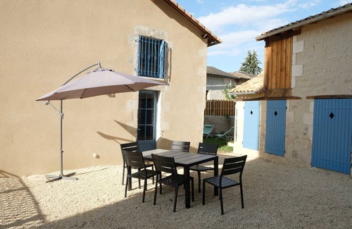 Celle-Levescault House | Le Relais Postal - Celle Levescault