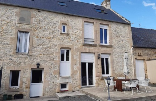 Asnelles House | Le Relais Postal